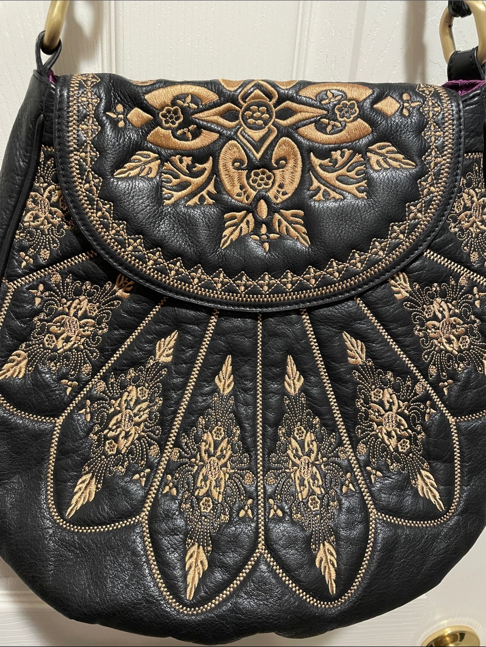 Isabella Fiore embroidered hobo shoulder bag - Picture 5 of 13